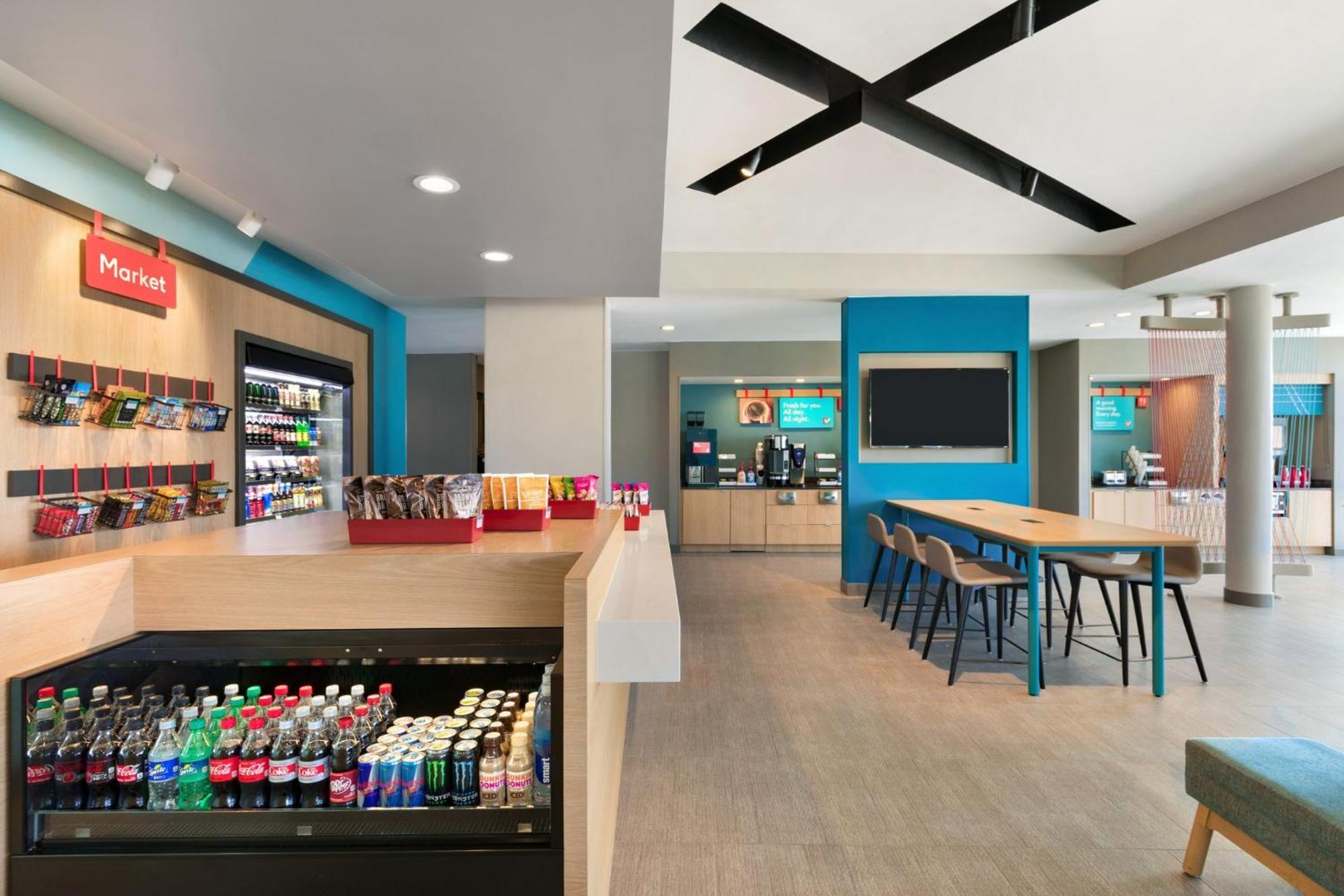 Avid Hotel Traverse City By Ihg エクステリア 写真