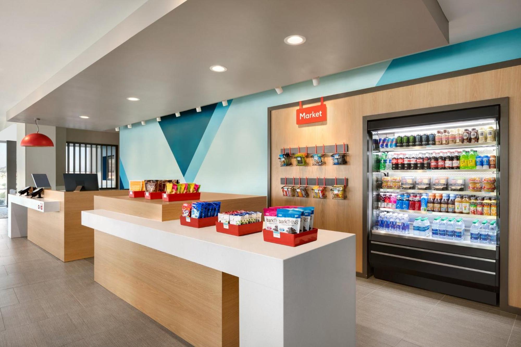 Avid Hotel Traverse City By Ihg エクステリア 写真