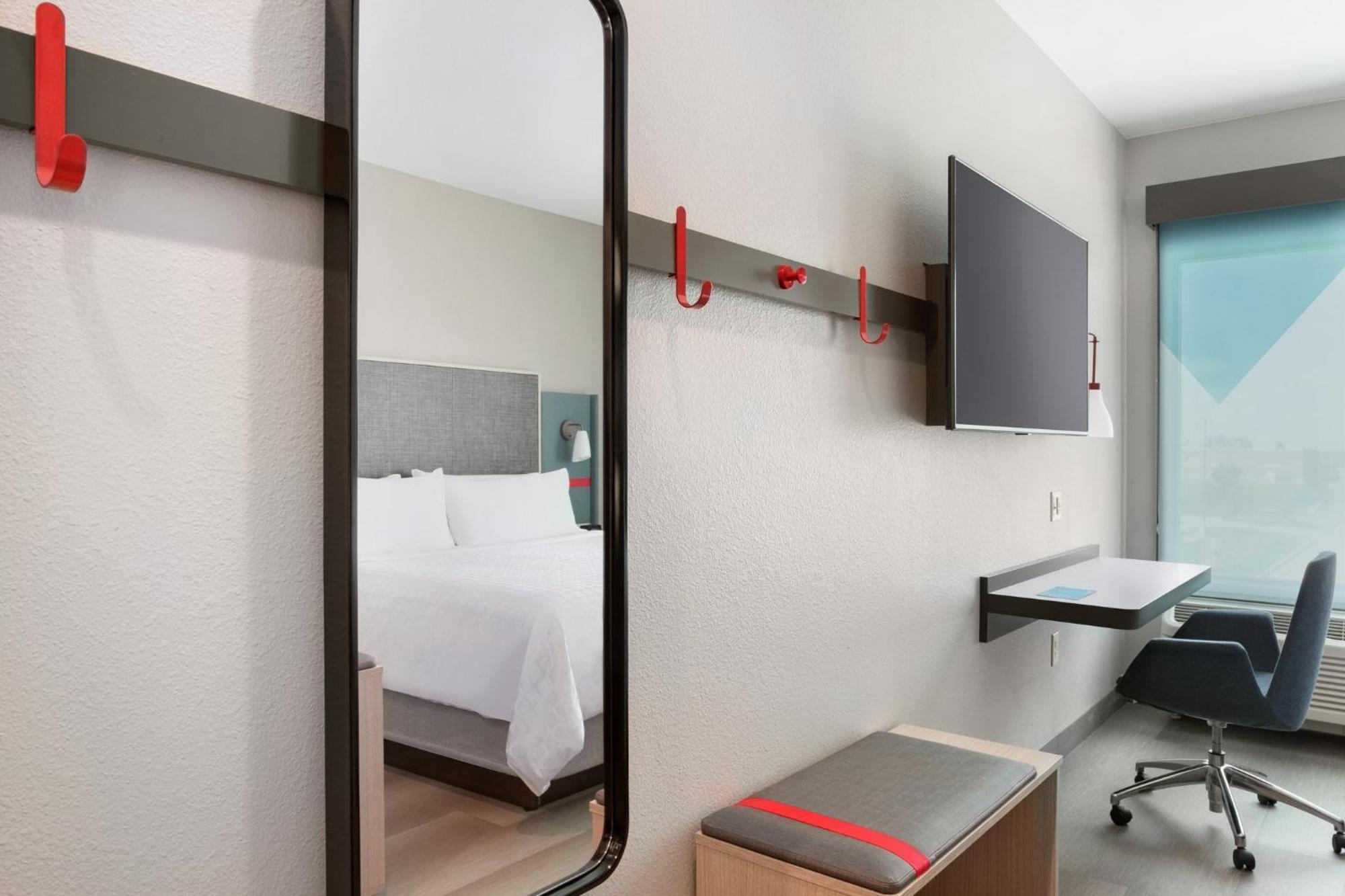 Avid Hotel Traverse City By Ihg エクステリア 写真
